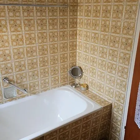 Am Pfaffenberg Apartment Weilmunster